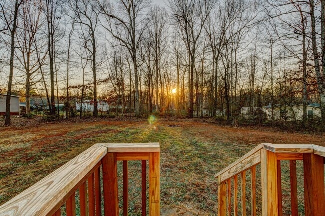 Building Photo - 1400 Maiden Wood Cir