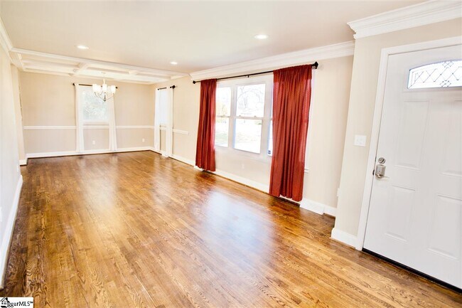 Foto del edificio - 306 Hickory Ln