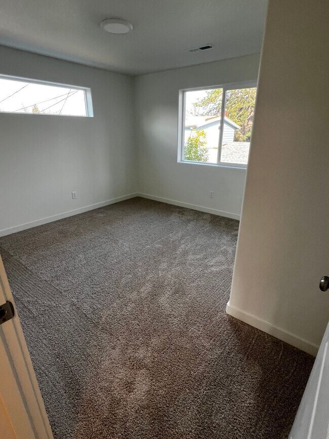 Foto del edificio - 3641 E Amazon Dr