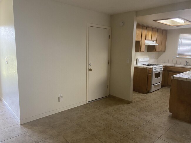 Building Photo - 4712 Millbrook Way