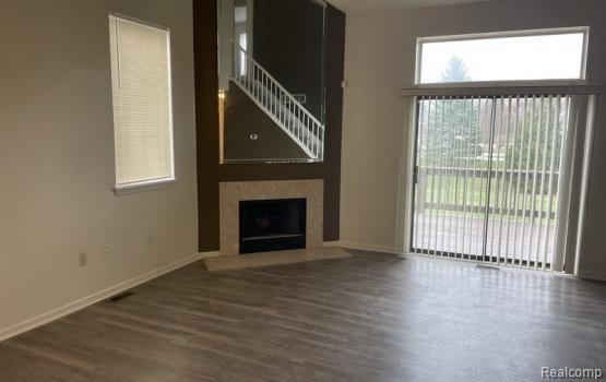 Building Photo - 5469 Country Hearth Ln