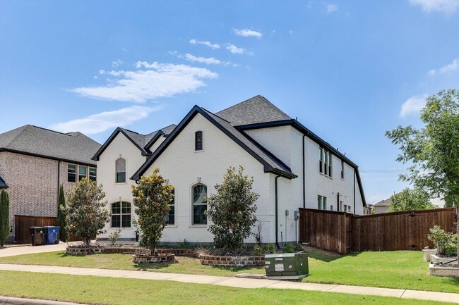 Building Photo - Bright, Open & Efficient—Perfect Home for Modern Living!