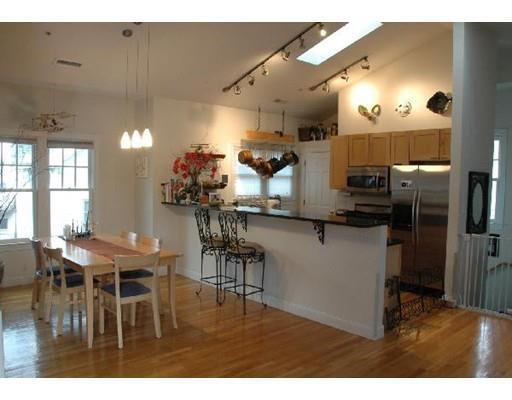Foto del edificio - 384 Washington St
