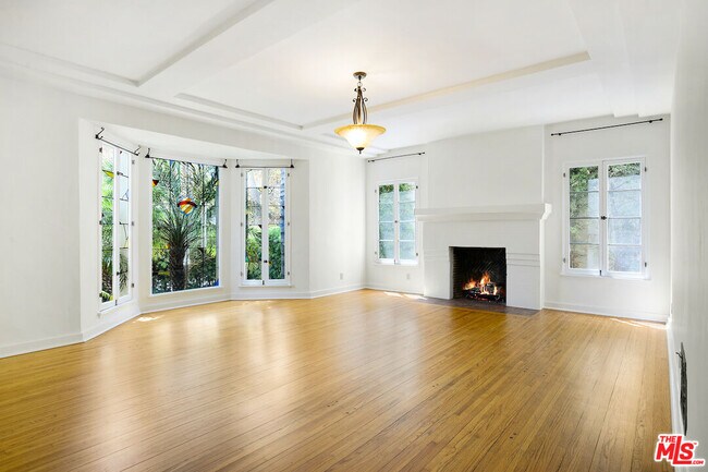 Foto del edificio - 6137 W 6th St