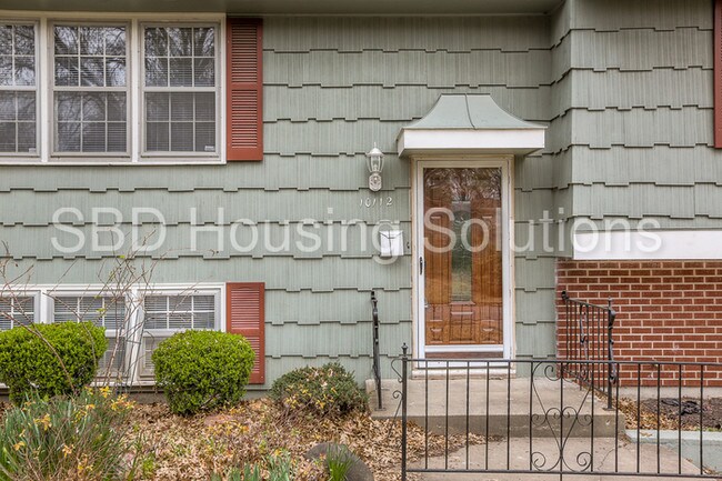 Building Photo - 10112 Bennington Ave