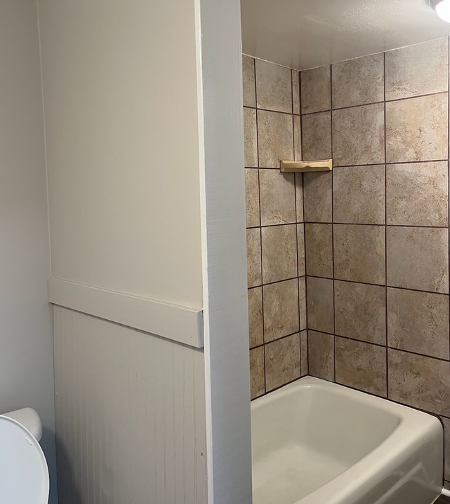 Building Photo - 542 Grn