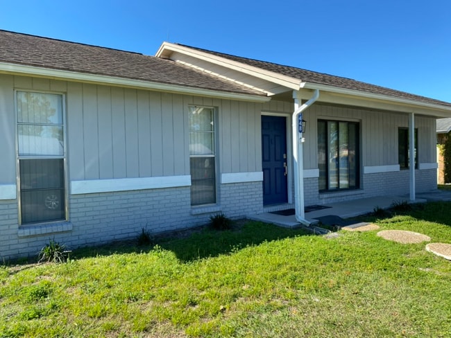 Building Photo - 7448 Mitchell Ranch Rd