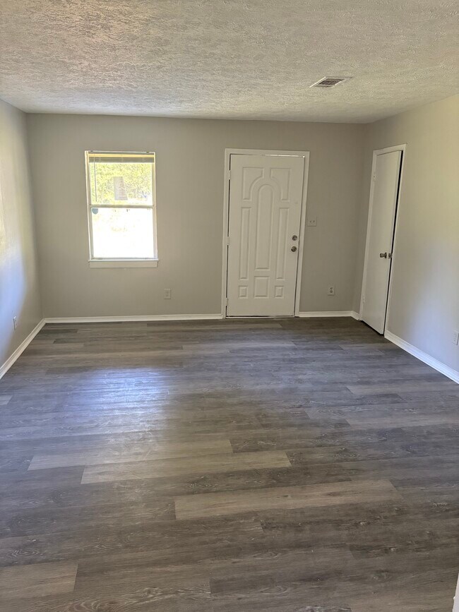 Foto del edificio - 3879 Southmont Dr