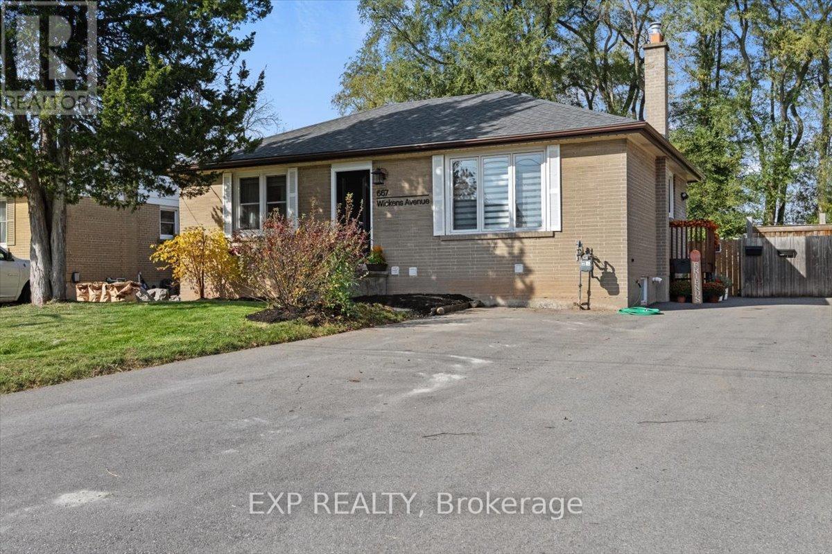 Primary Photo - 667 Wickens Ave