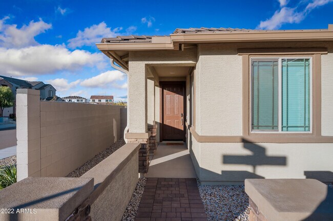 Building Photo - 8760 W San Miguel Ave