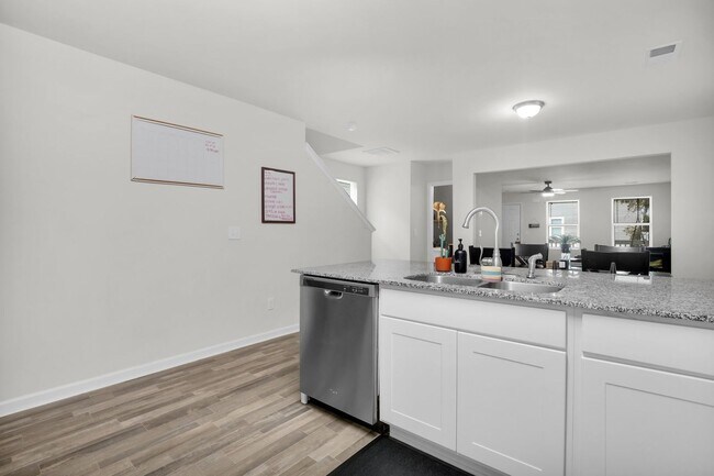 Foto del edificio - Bright and Airy 3-Bedroom Retreat with Dec...
