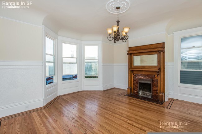 Building Photo - 553 Duboce Ave