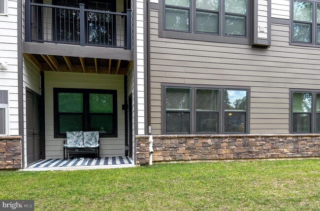 Building Photo - 10421 Resort Rd
