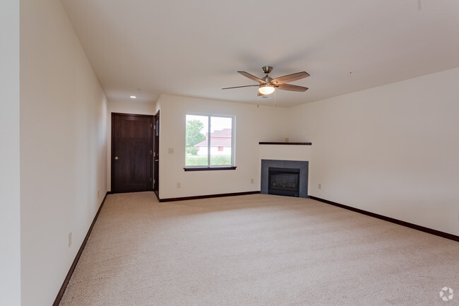 2BR, 2BA - Lower - Sherwood Manor VIII