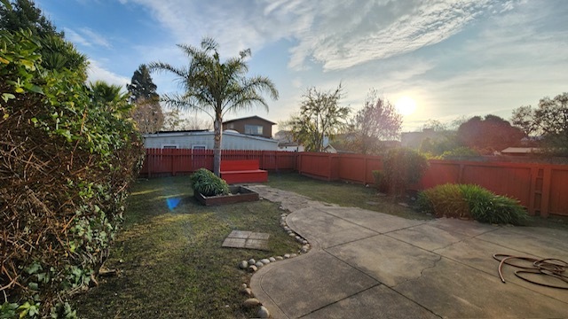 Patio interior - 1128 Carleton St