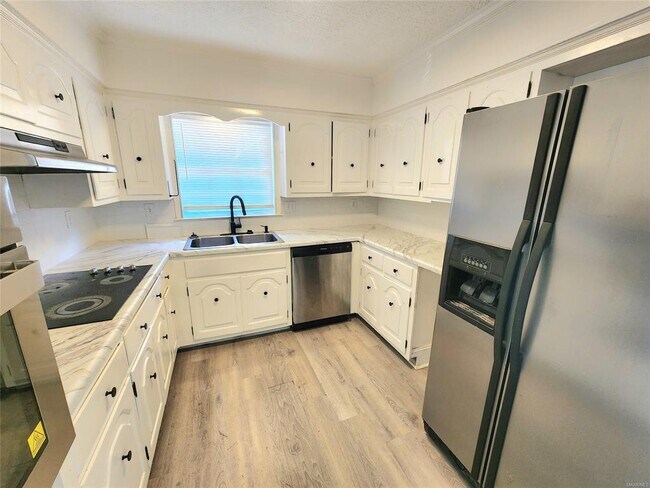 Foto del edificio - 437 Glade Park Dr