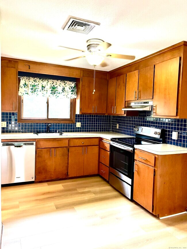 Foto del edificio - 1509 Summer Hill Dr