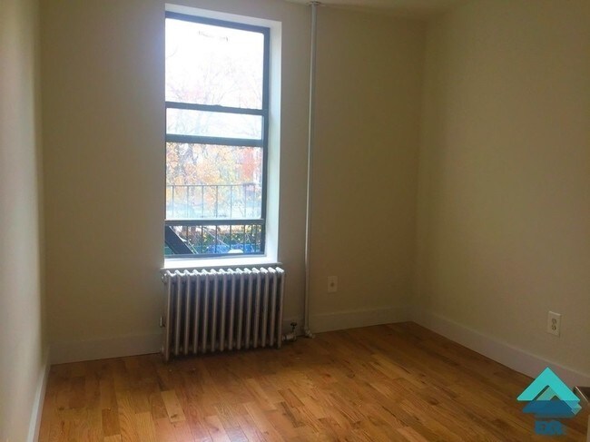 Foto del edificio - 643 Franklin Ave