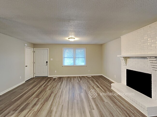 Building Photo - 208 Ferncliff Dr