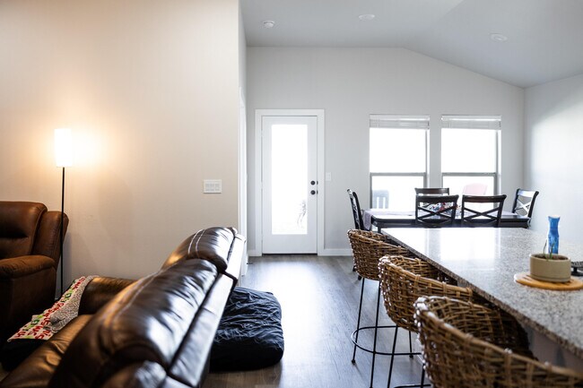 Building Photo - 2703 Trenton Ave