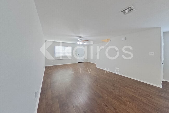 Building Photo - 1621 Vineridge Ln