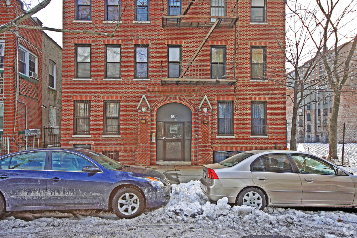 Building Photo - 563 Amboy St