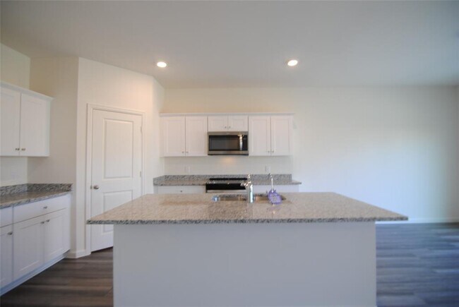 Building Photo - 1052 Water Oak Ln