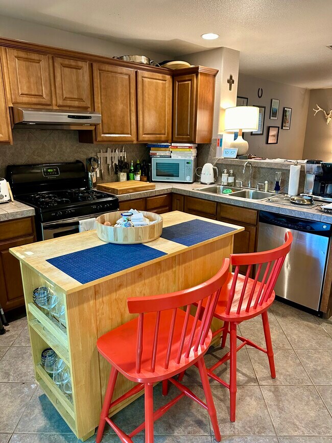 Cocina - 5005 Eilers Ave.