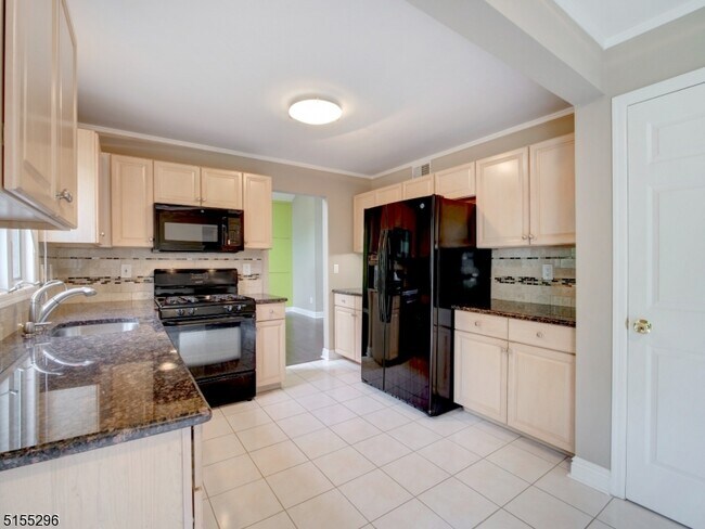 Building Photo - 34 Fowler Dr