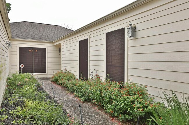 Foto del edificio - 4037 Heathersage Dr
