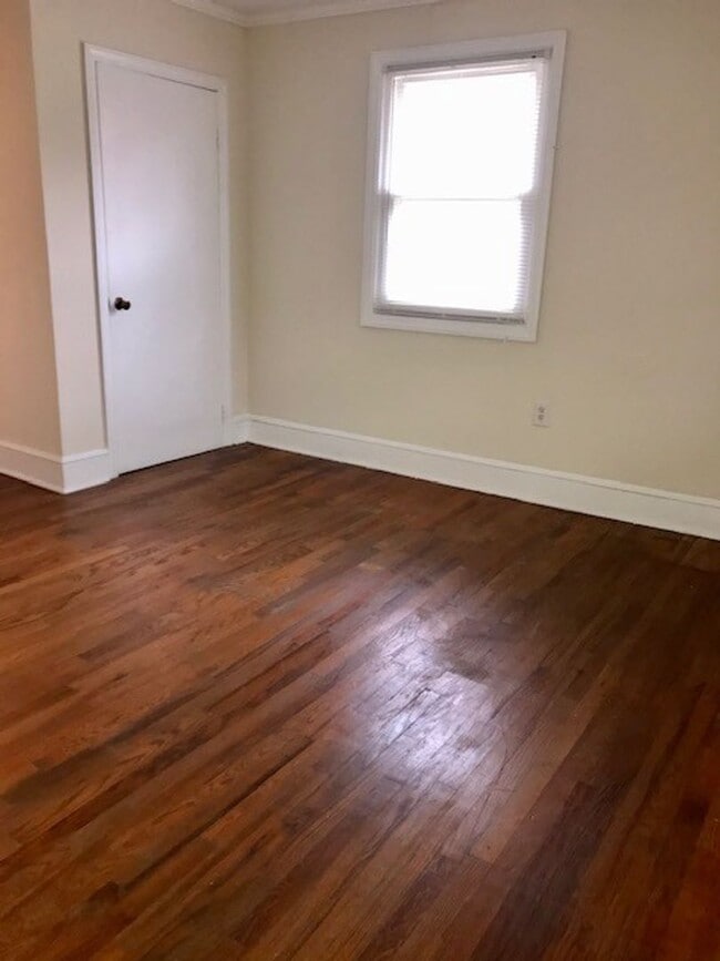 Building Photo - Great Experiences Are Just Around The Corner. Charming 2 bedroom Ranch Style Bungalow.