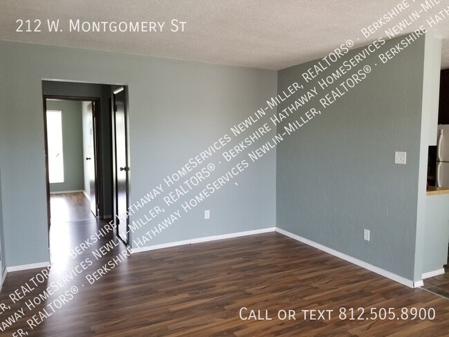 Building Photo - 2 Bedroom Upper Apartment  - Water & Sewer...