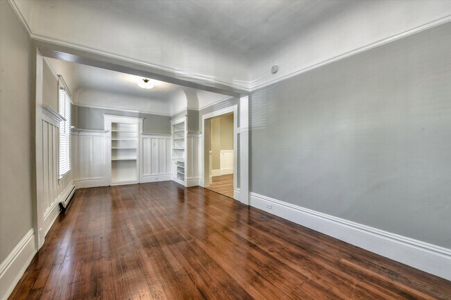 Building Photo - 103 Grattan St