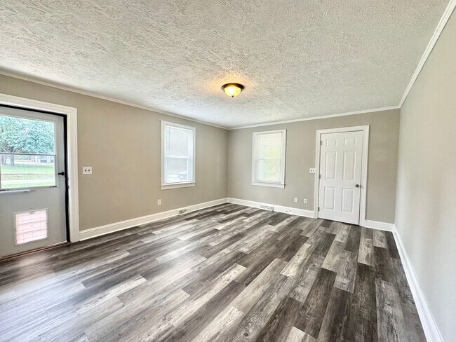 Foto del edificio - 3464 Plank Rd