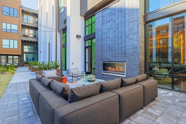 Foto del edificio - 10505 Deerwood Rd