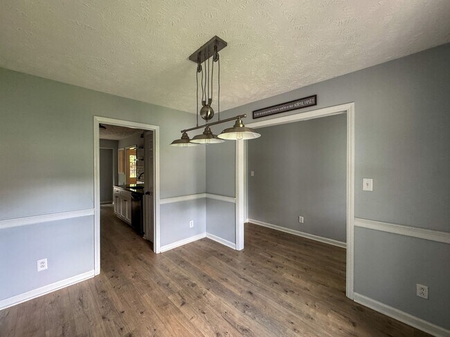 Building Photo - Cute 3 Bed 2 Bath Home in Spring Lake