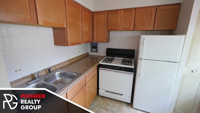 Foto del edificio - 510 W Briar Pl