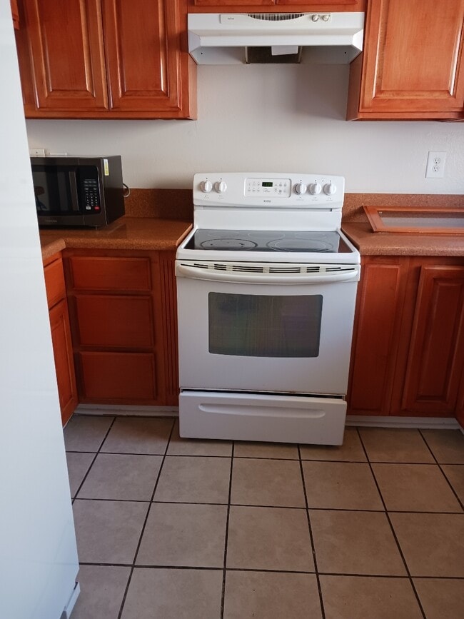 Foto del edificio - 719 N Eucalyptus Ave