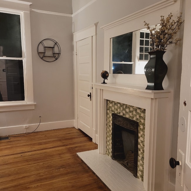 Building Photo - 343 Adelle St