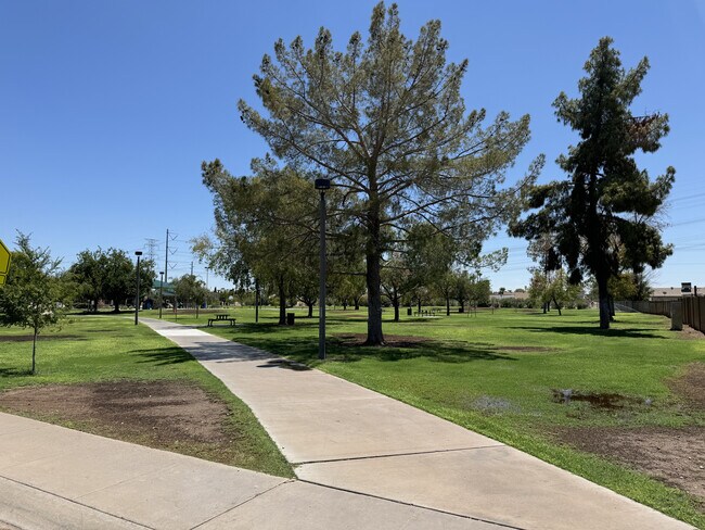 Photo - 1206 E Redfield Rd Townhome