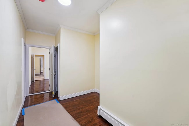 Foyer - 643 Garden St