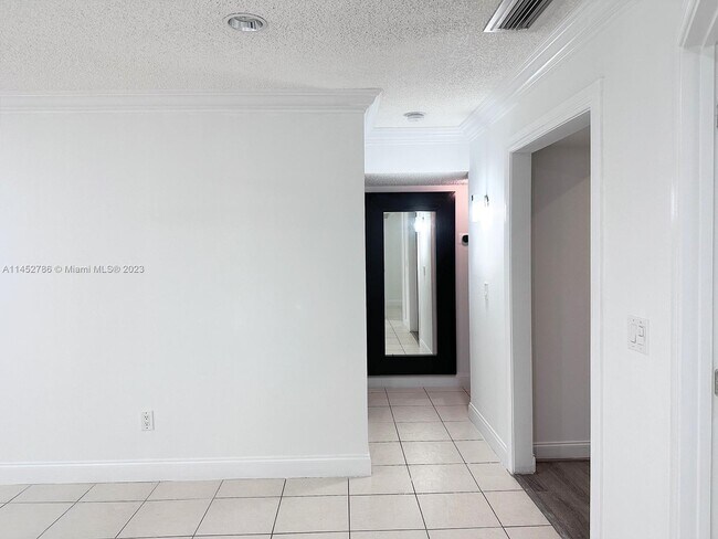 Foto del edificio - 8500 SW 149th Ave