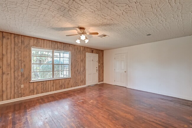 Foto del edificio - 4905 Brinkley St