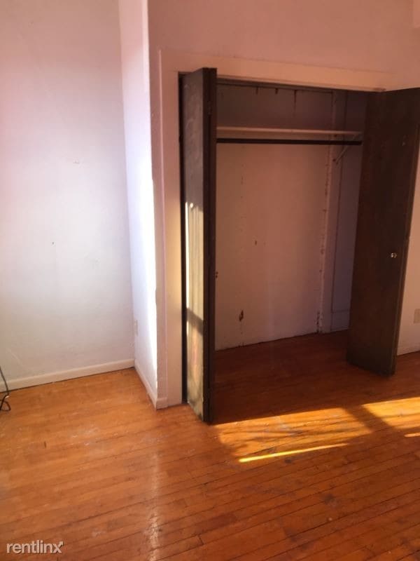Building Photo - 401 Range St