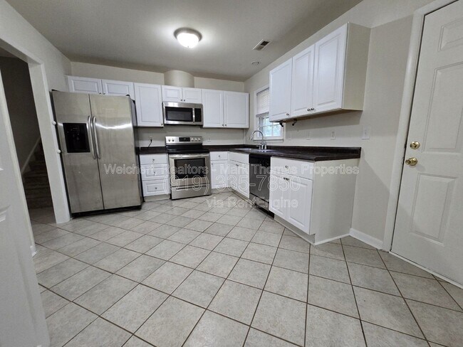 Foto del edificio - 119 Monterey Ln