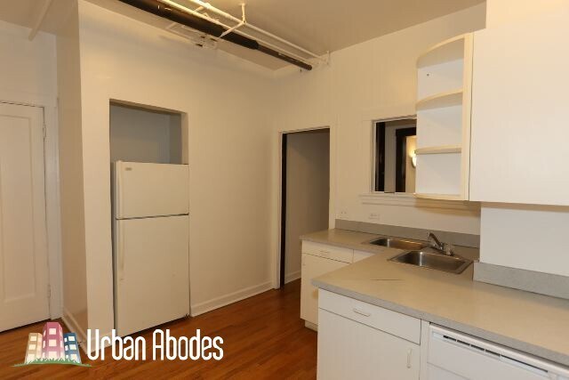 Foto del edificio - 812 W Waveland Ave