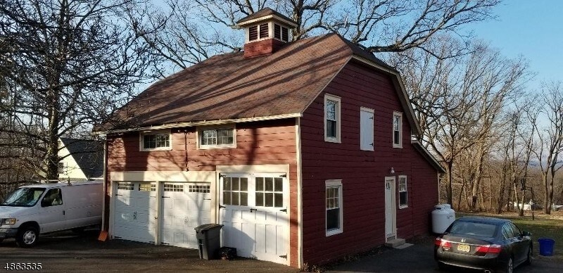 Primary Photo - 1512 Long Hill Rd