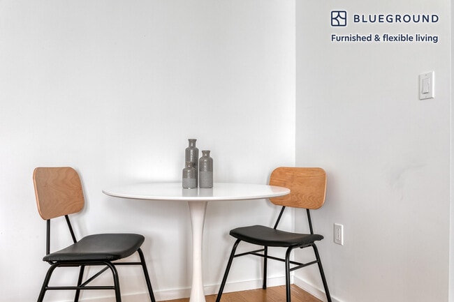 Building Photo - 26 West Broadway-SI FL6-ID580