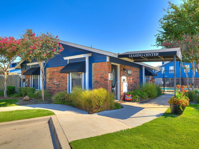 Building Photo - Heather Glen Townhomes