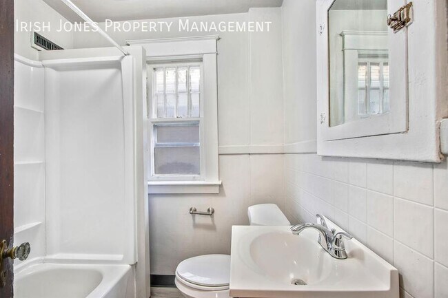 Foto del edificio - 1519 Whitney Ave